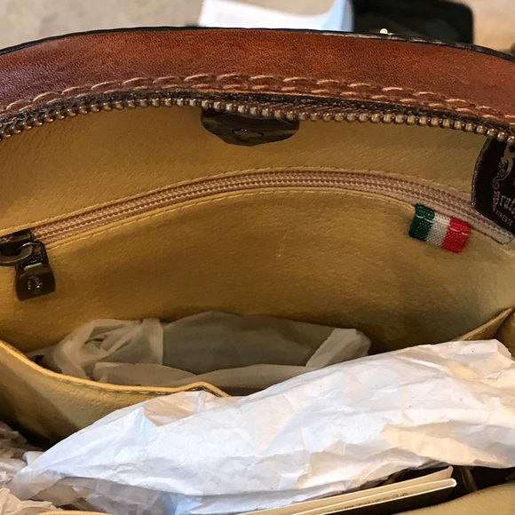 Guitar Backpack Italian Leather - Picture 12 of 16